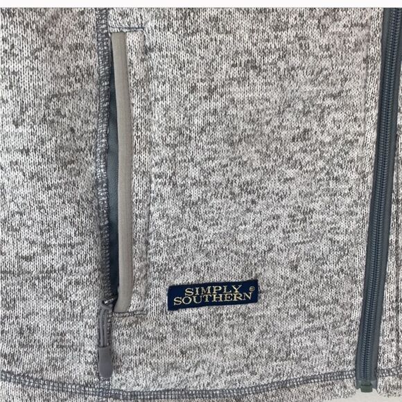 Simply Southern Grey zip up vest size XL
weathered gray with super soft fleece - Picture 7 of 7